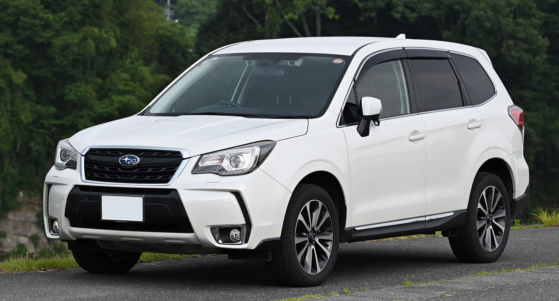 2015-2018 Subaru Forester XT, SJ generation, front view
