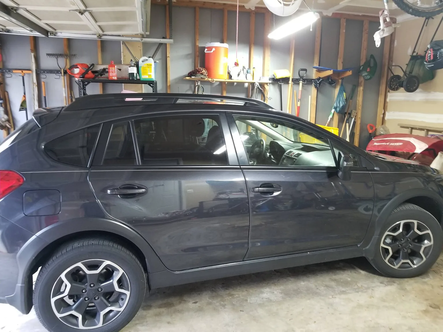 2015 Subaru XV Crosstrek Limited, side view