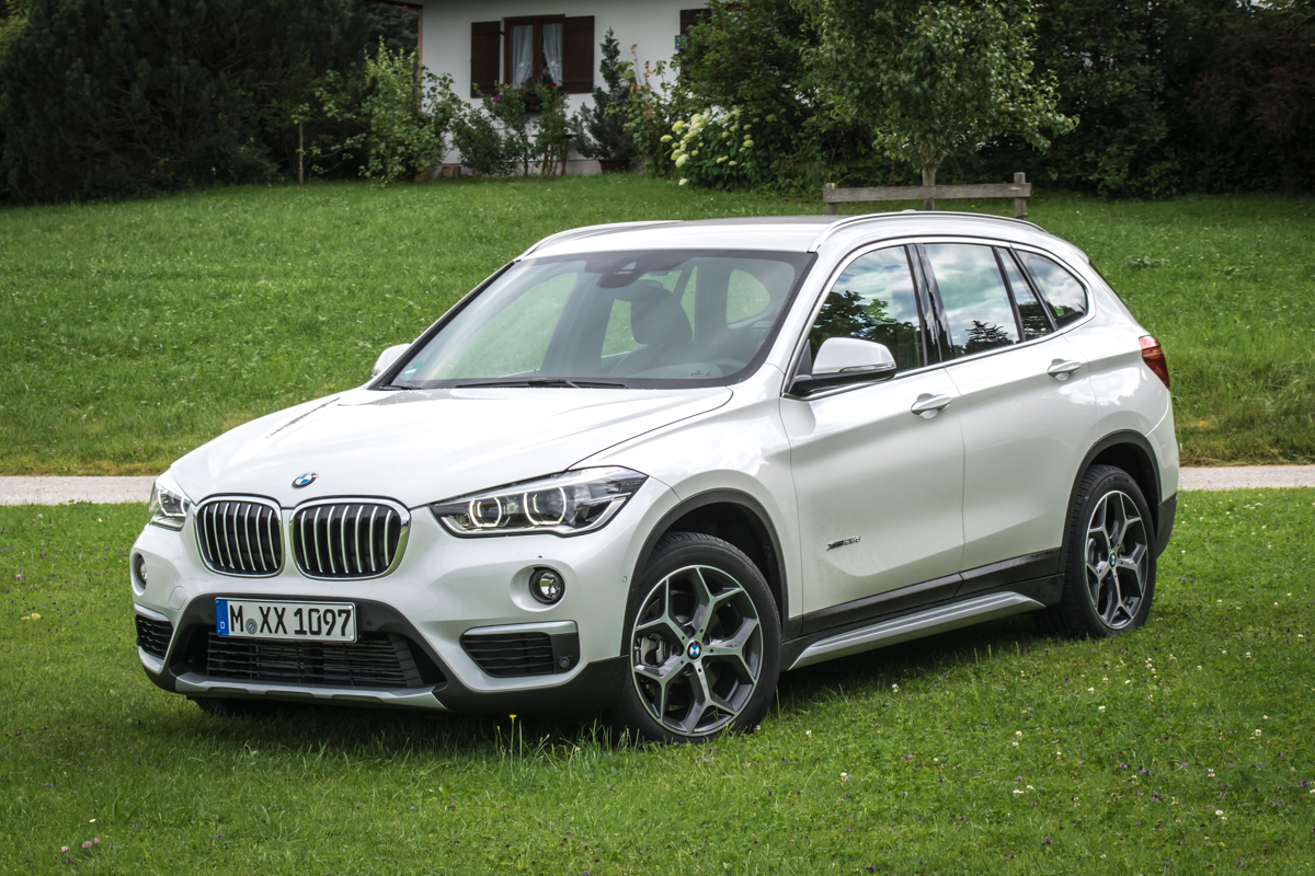2016 BMW X1 (F48) xDrive25d, front view