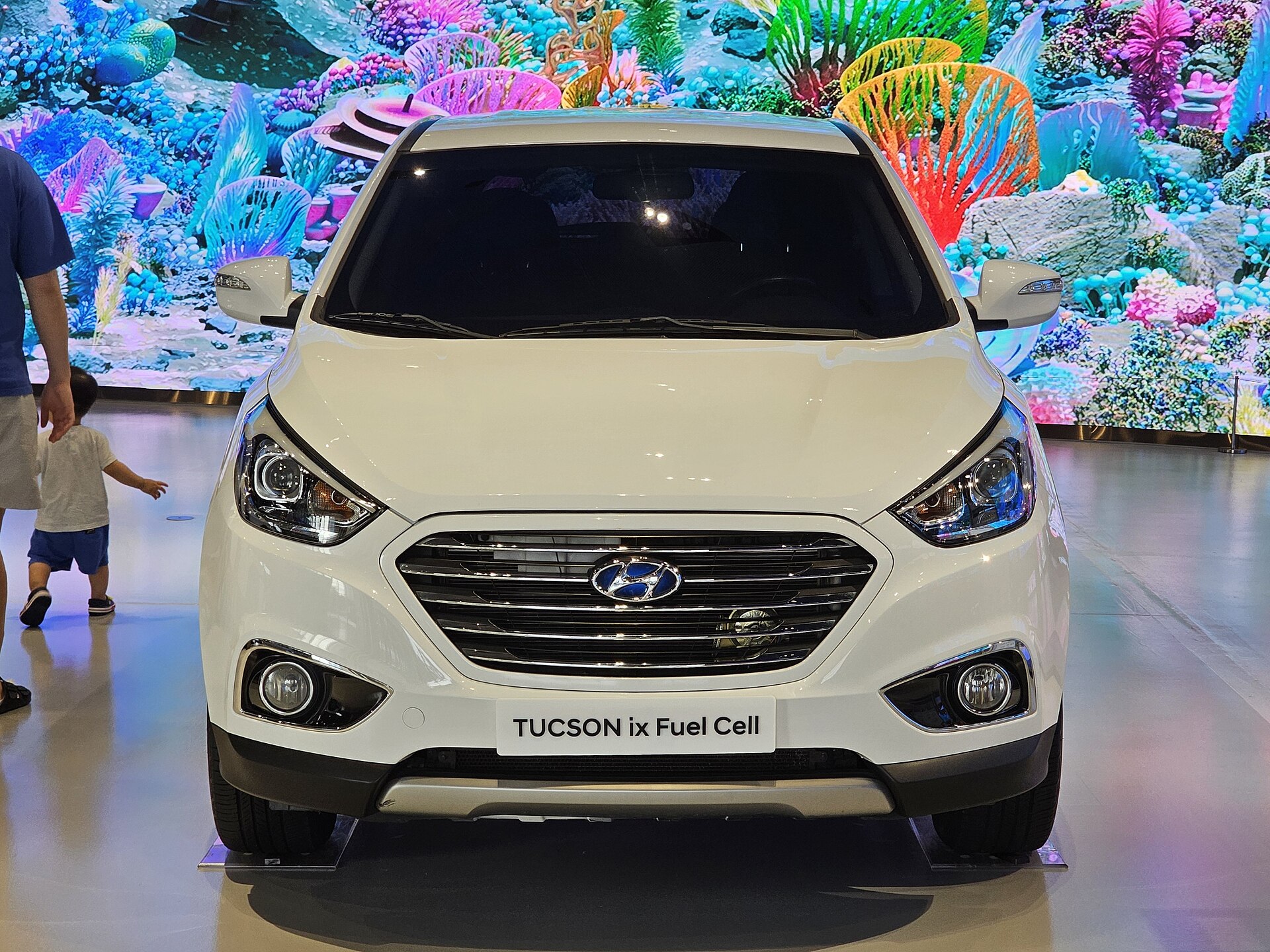 Hyundai Tucson ix Fuel Cell in Pure White
