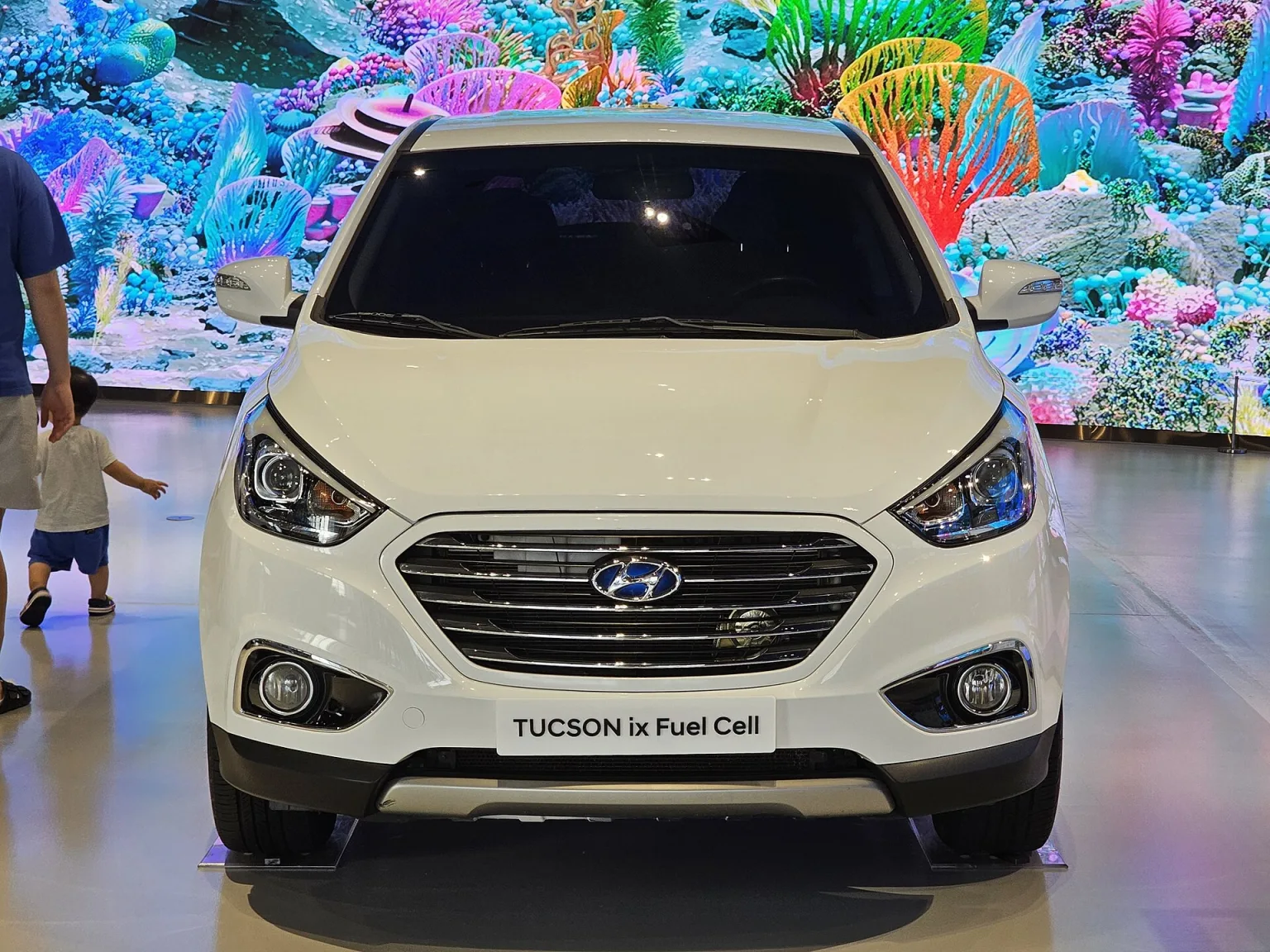 Hyundai Tucson ix Fuel Cell in Pure White