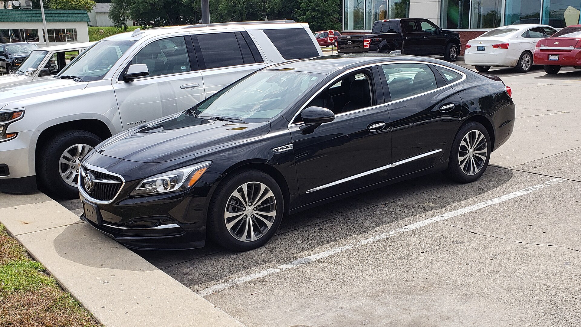 2017 Buick LaCrosse, front view