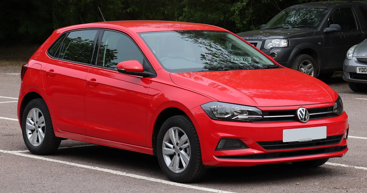 2018 Volkswagen Polo SE 1.0, sixth-generation Polo front view.