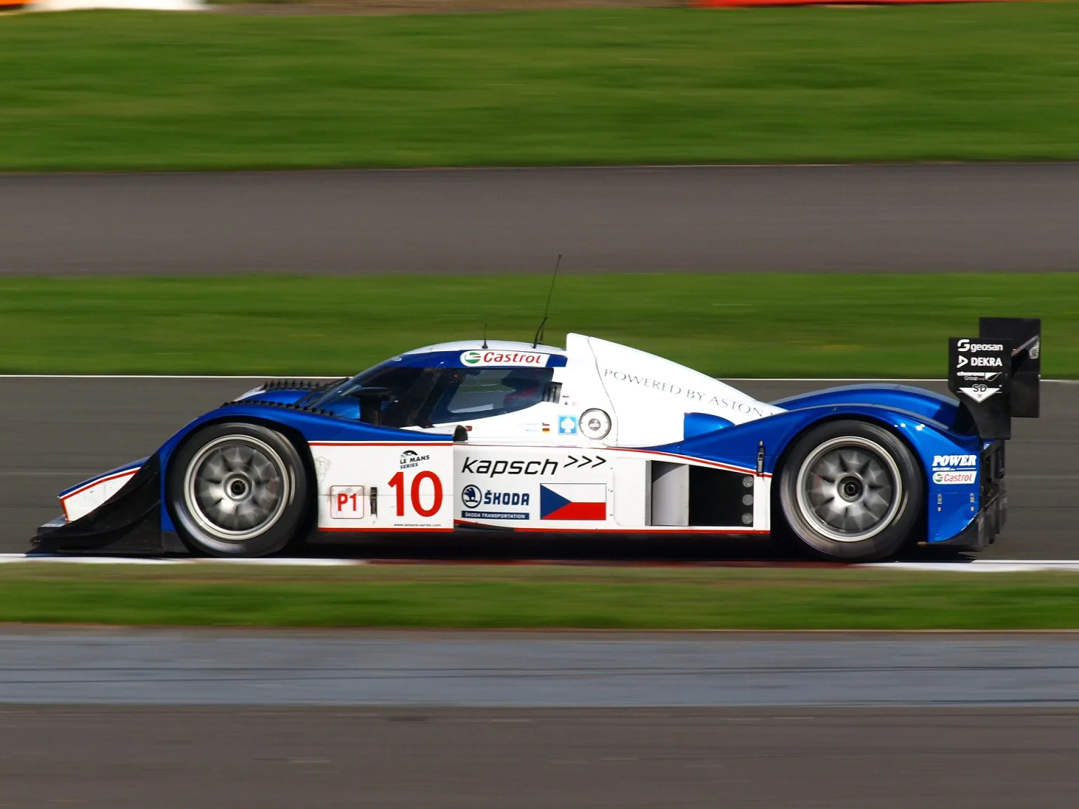 Charouz Lola Aston Martin, similar to the Aston Martin Racing car