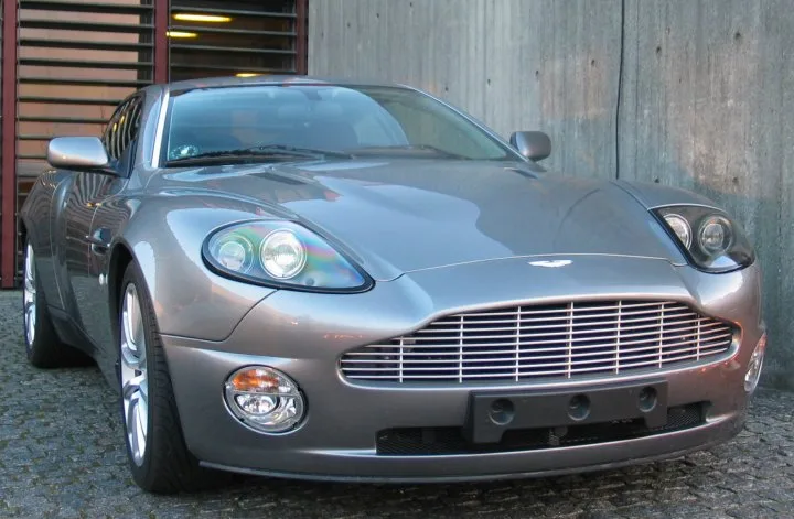 2005 Aston Martin V12 Vanquish
