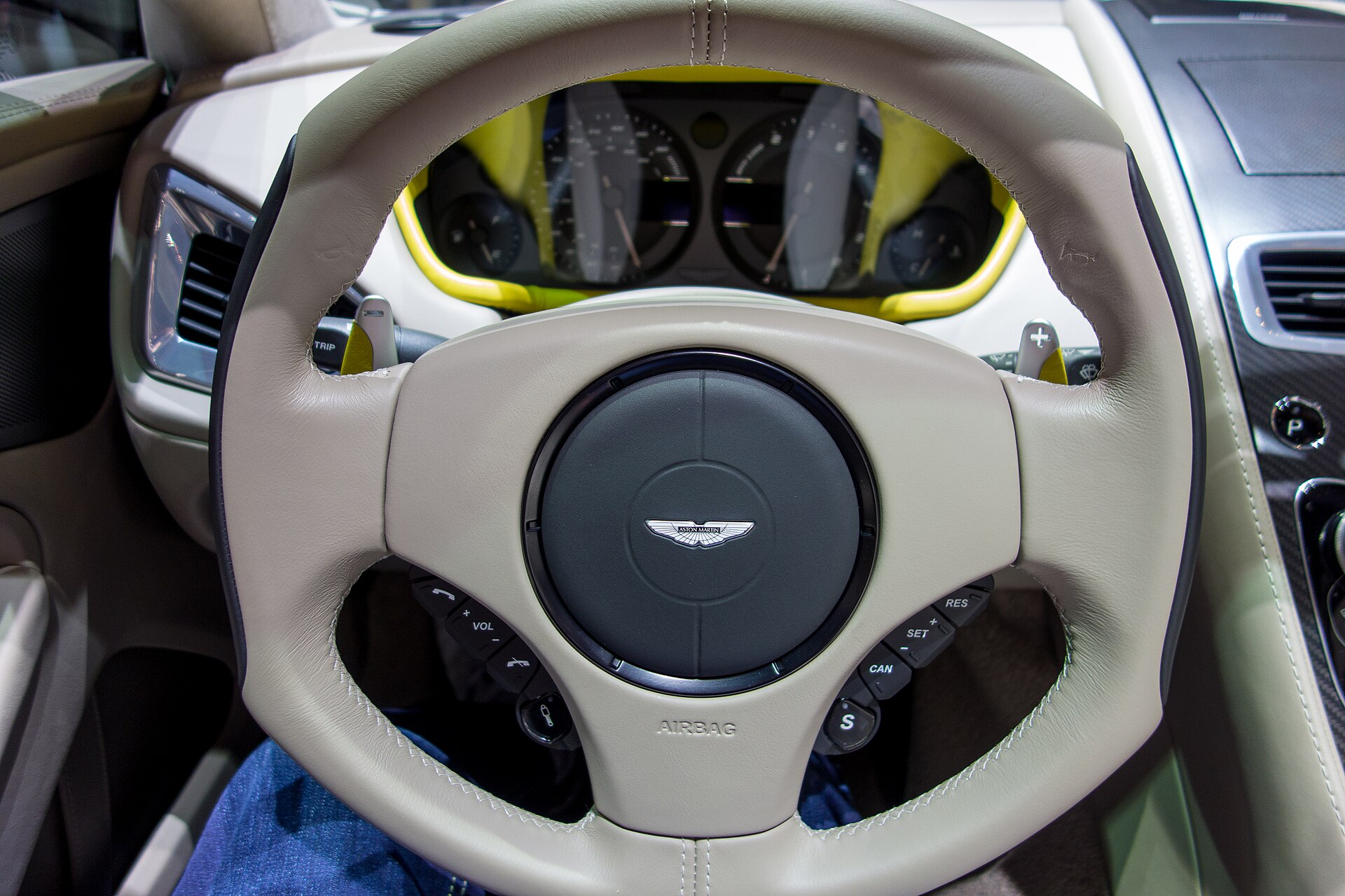 Aston Martin Vanquish Volante MY2015 By Q