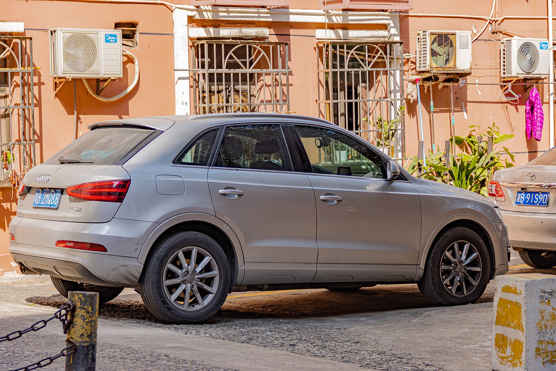 Audi Q3 (Typ 8U), first generation compact SUV