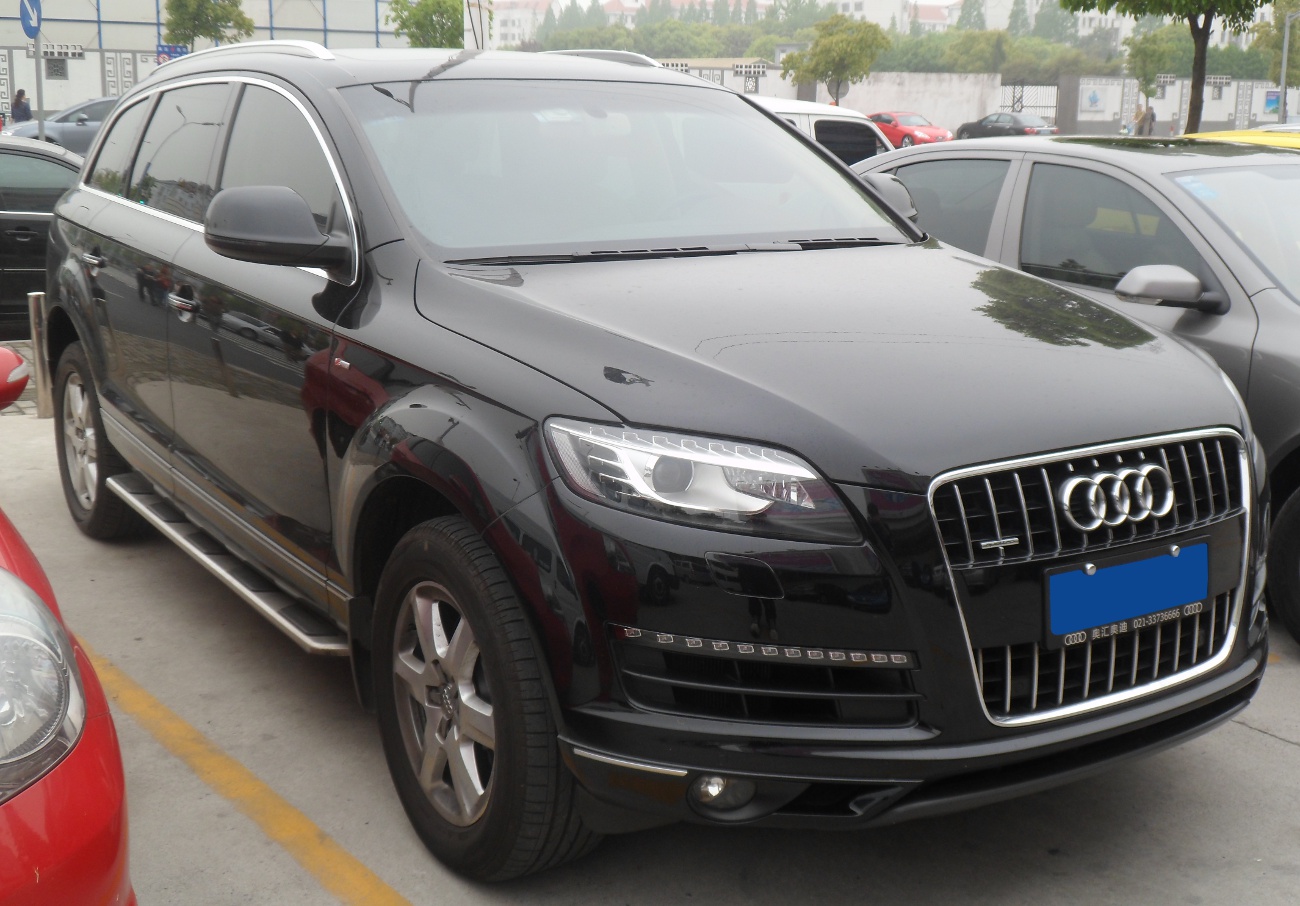 Audi Q7 (4L) facelift in China, 2012