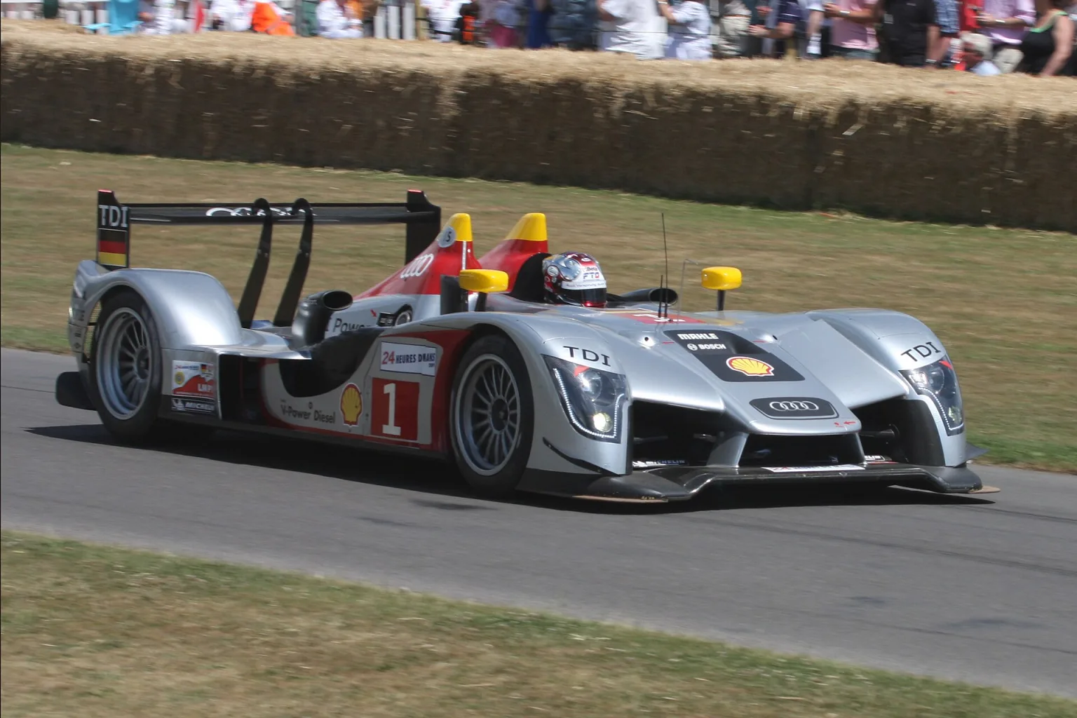 2009 Audi R15 TDI at Le Mans