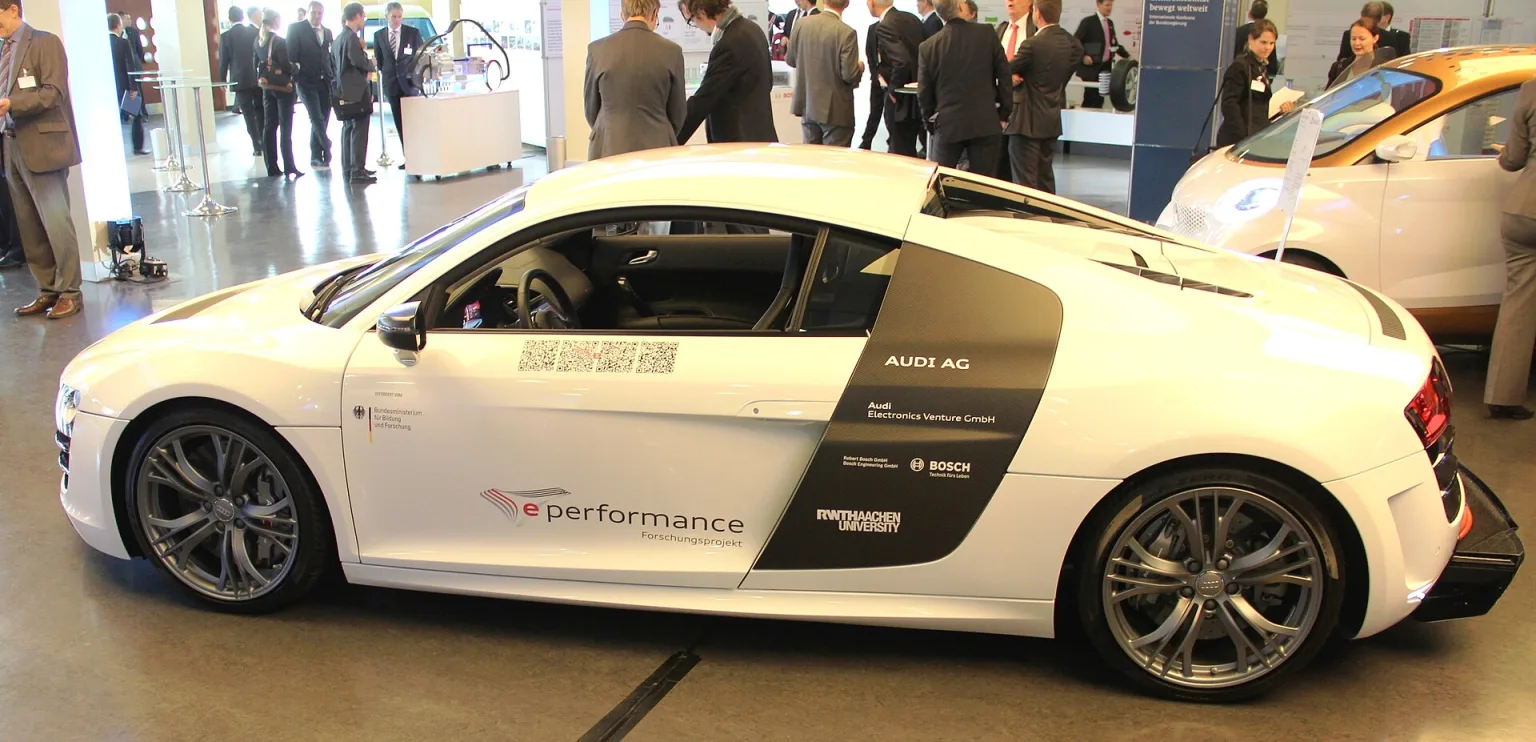 Audi R8 e-tron 2013