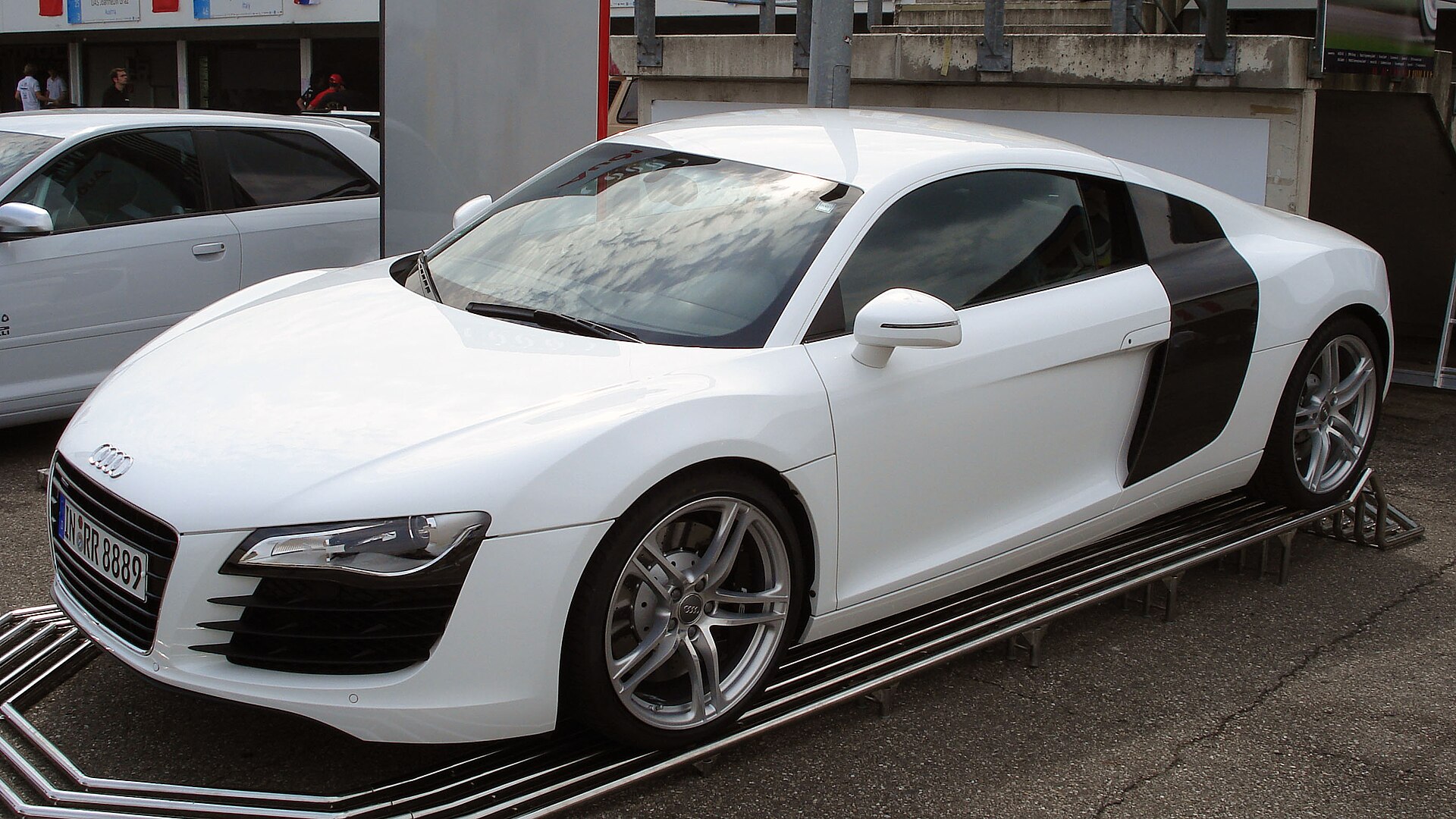 Audi R8 (first generation), pre-facelift, front view