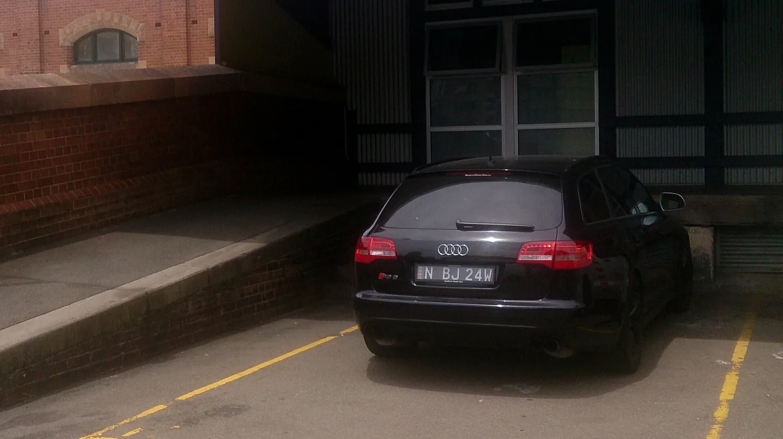 Audi RS6 Avant, likely the 2014 model based on styling and filename.