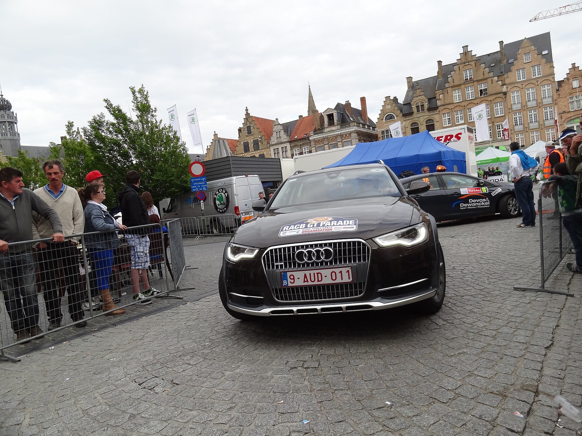 2013 Audi A6 allroad (C7) in silver, front three-quarter view