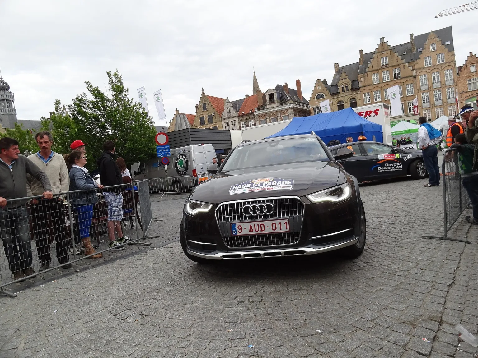 2013 Audi A6 allroad (C7) in silver, front three-quarter view