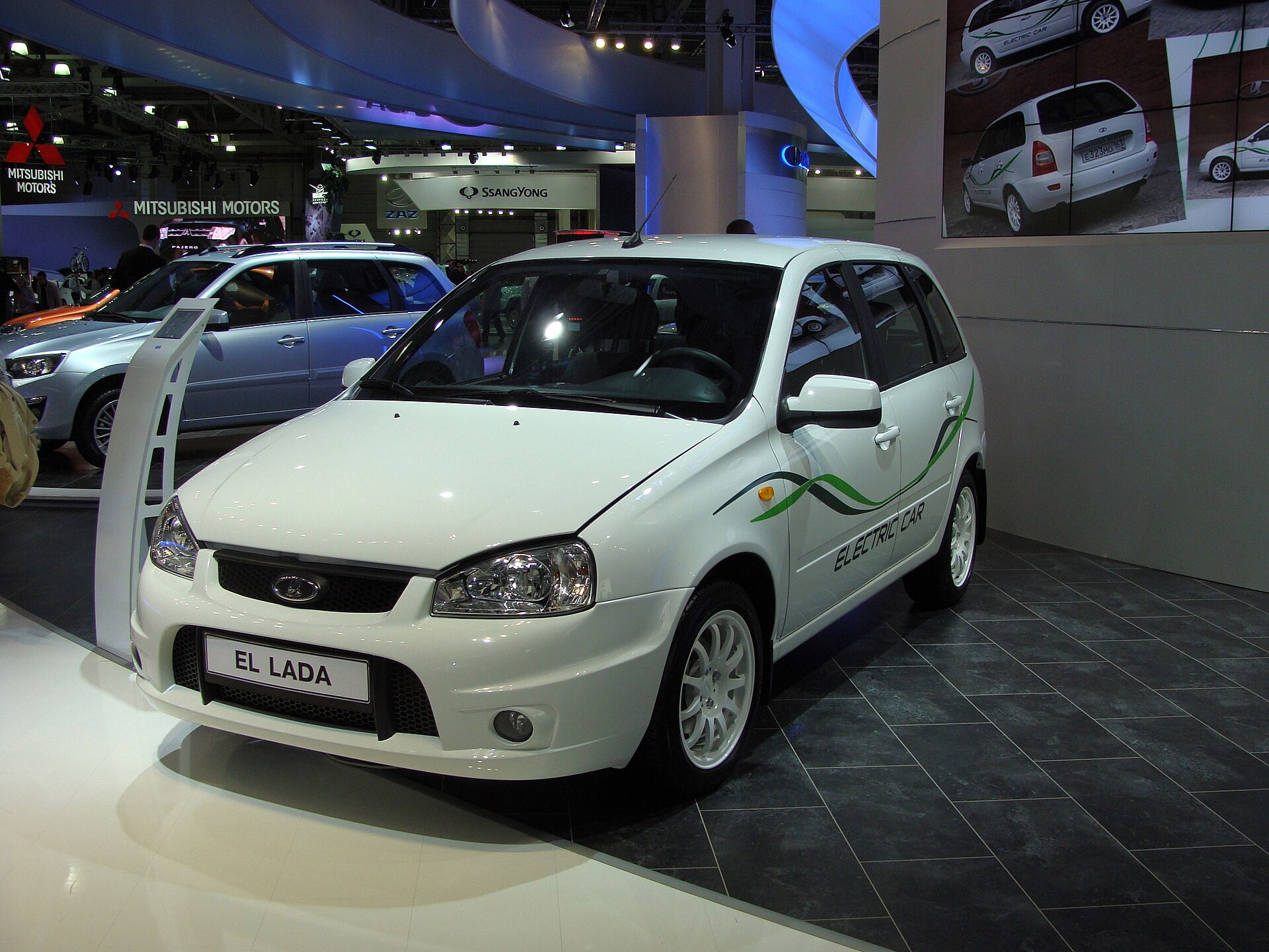 El Lada wagon at the 2012 Moscow International Automobile Salon