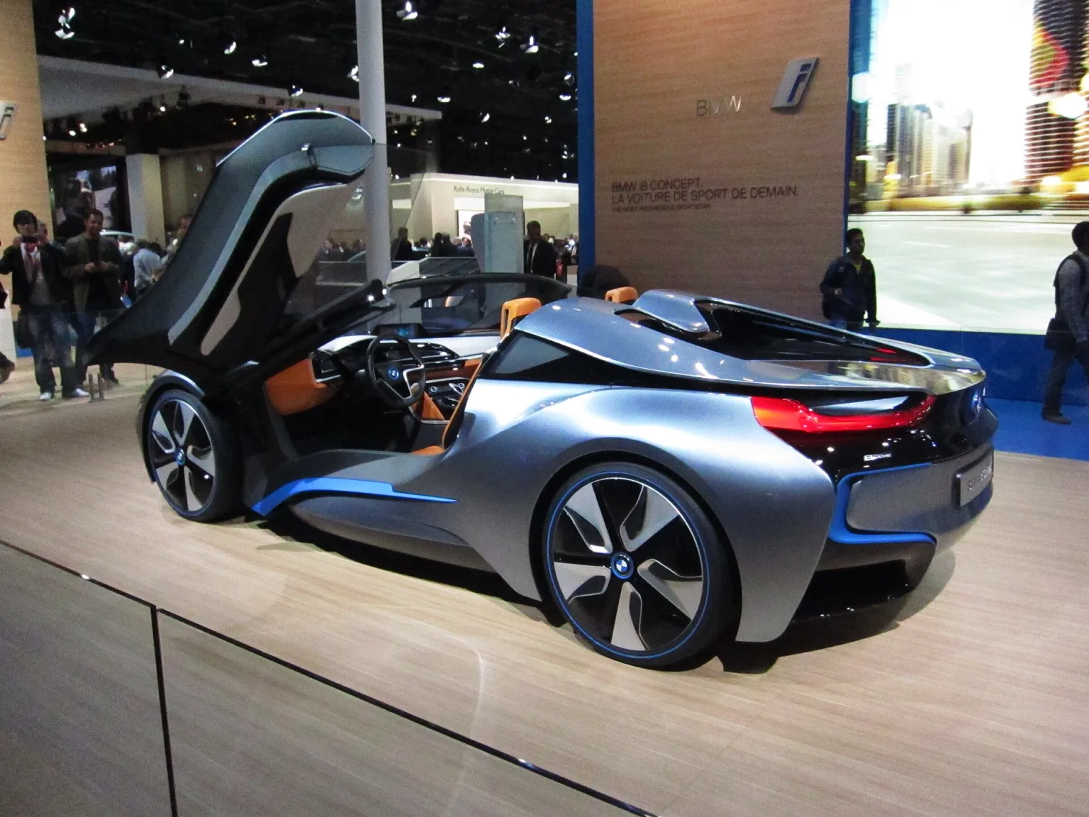 BMW i8 Spyder Concept at an auto show, 2015-era prototype