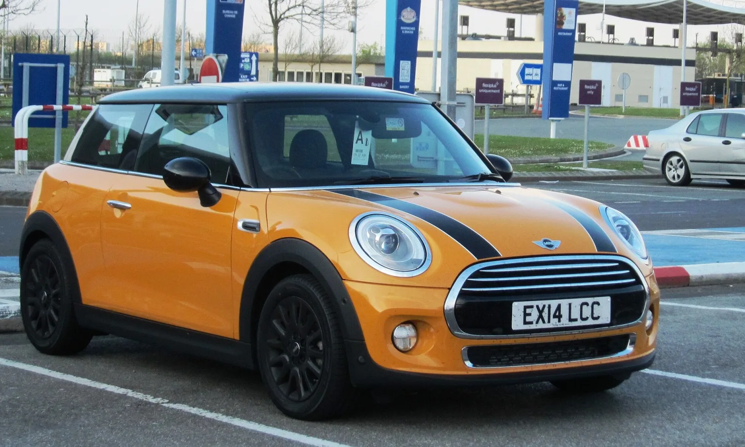 2014 Mini Hatch, first UKL platform generation, registered March 2014.