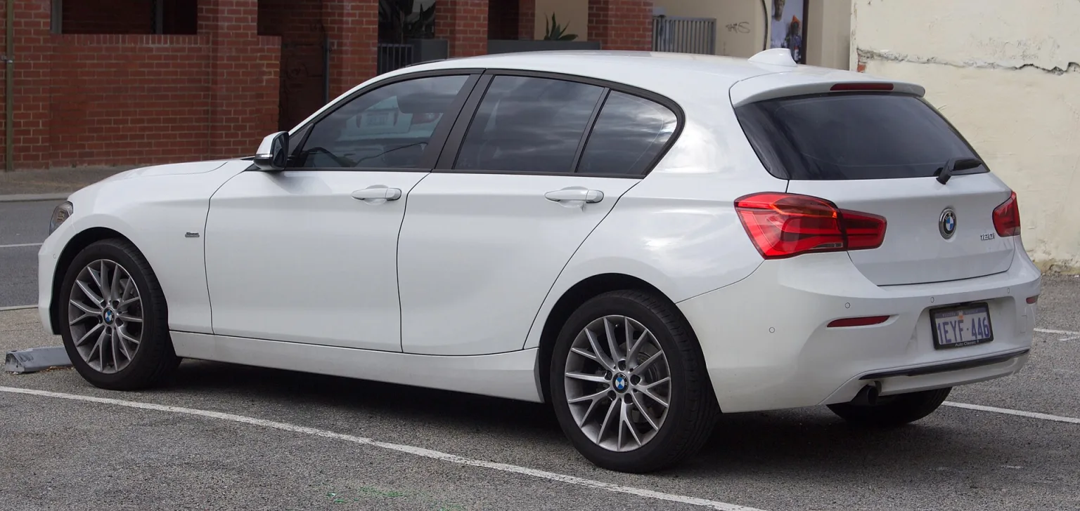 2015 BMW 120i (F20 LCI) Sport Line 5-door hatchback