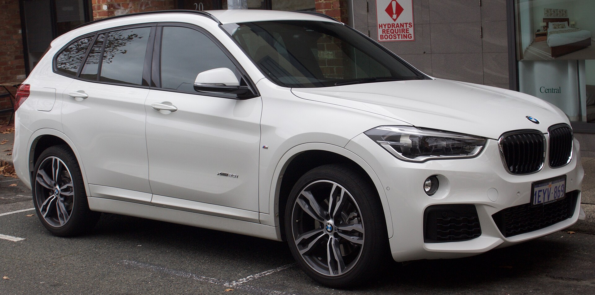 2016 BMW X1 (F84) xDrive25i wagon, front view