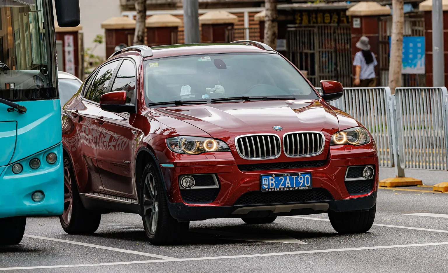 BMW X6 (E71) photographed in China