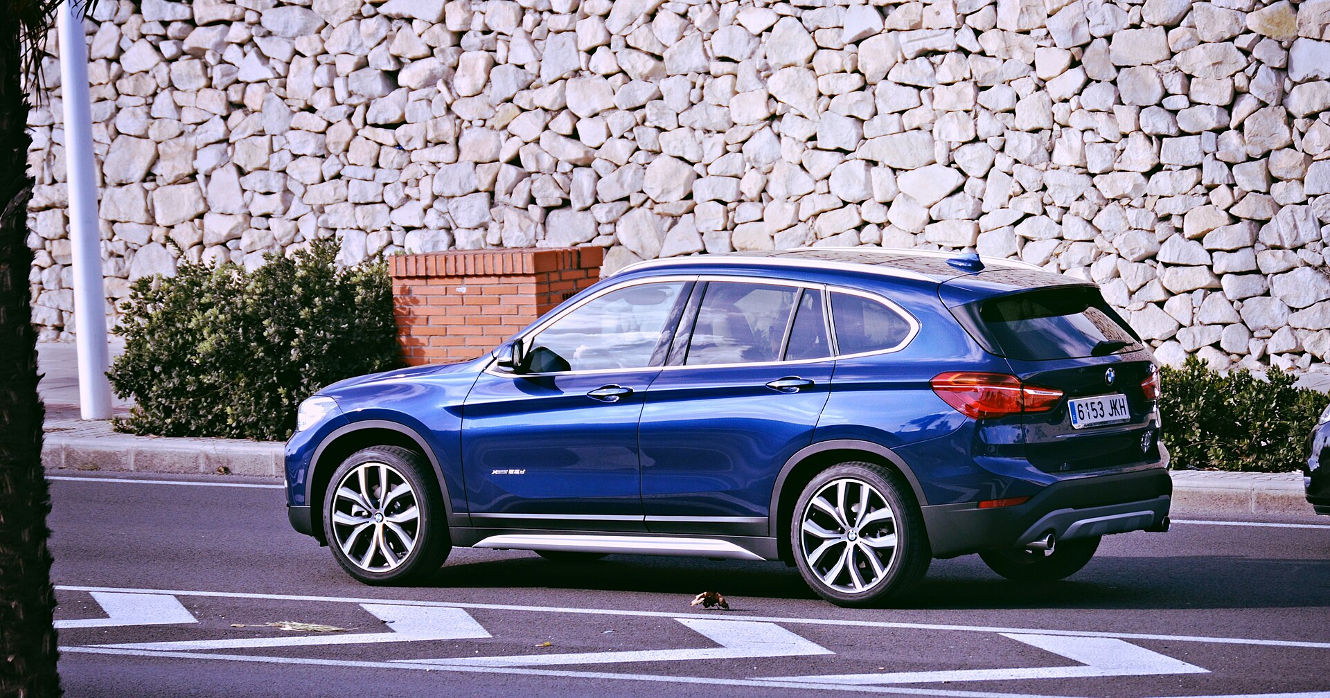 2015 BMW X1 (E84) front view