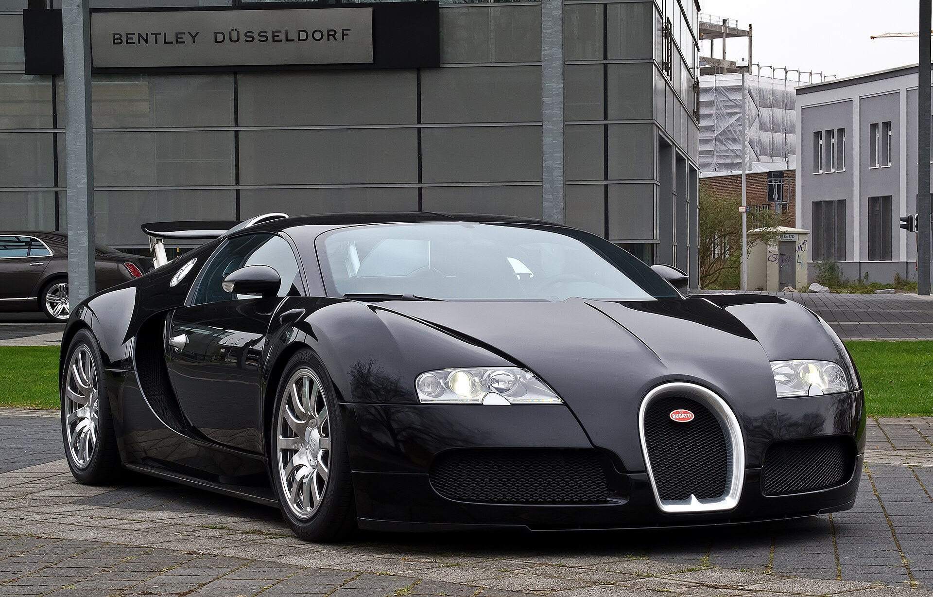 Bugatti Veyron 16.4 front view, Düsseldorf, April 2012