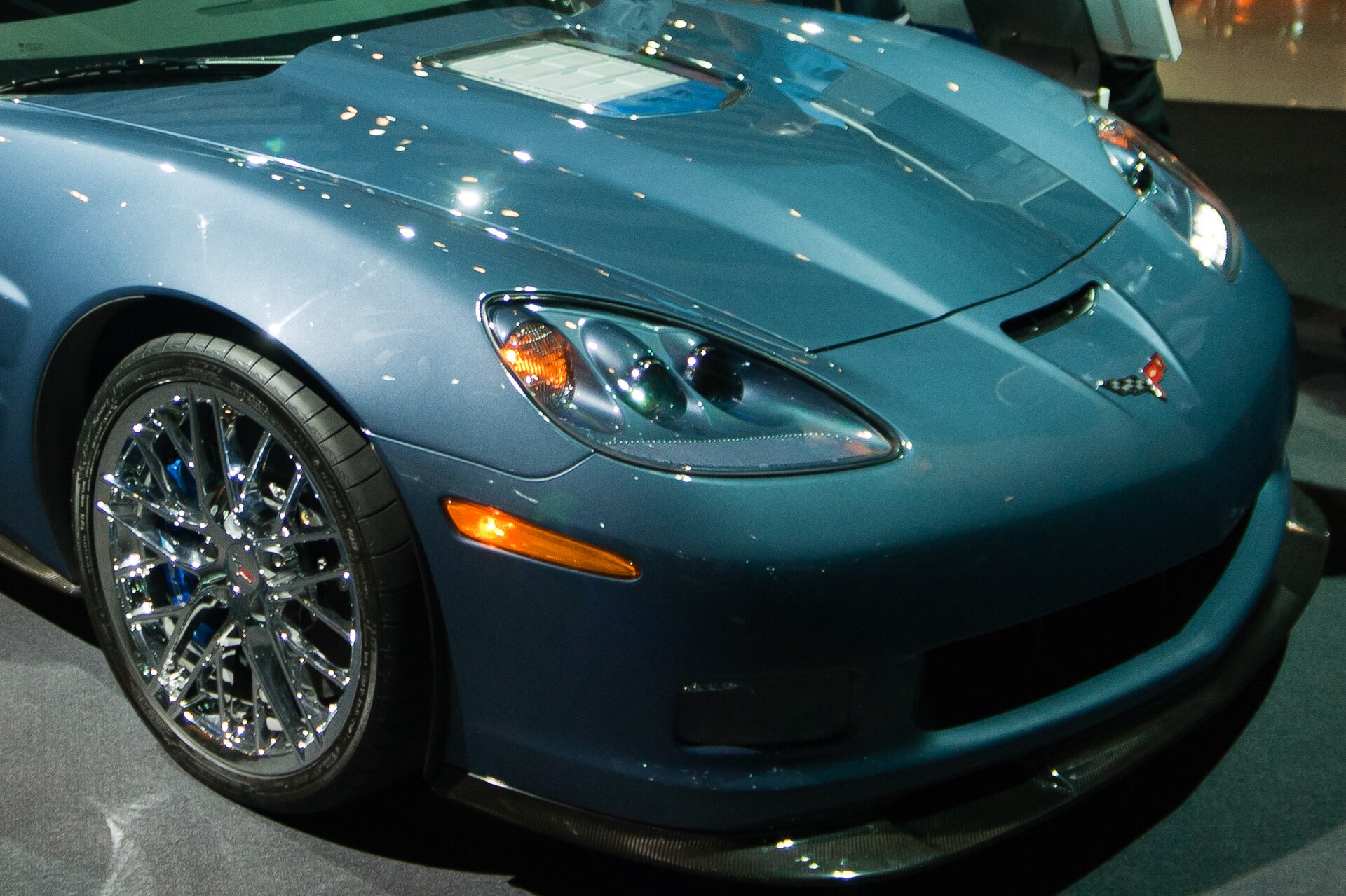 Chevrolet Corvette C6 ZR1 in blue, front three-quarter view.