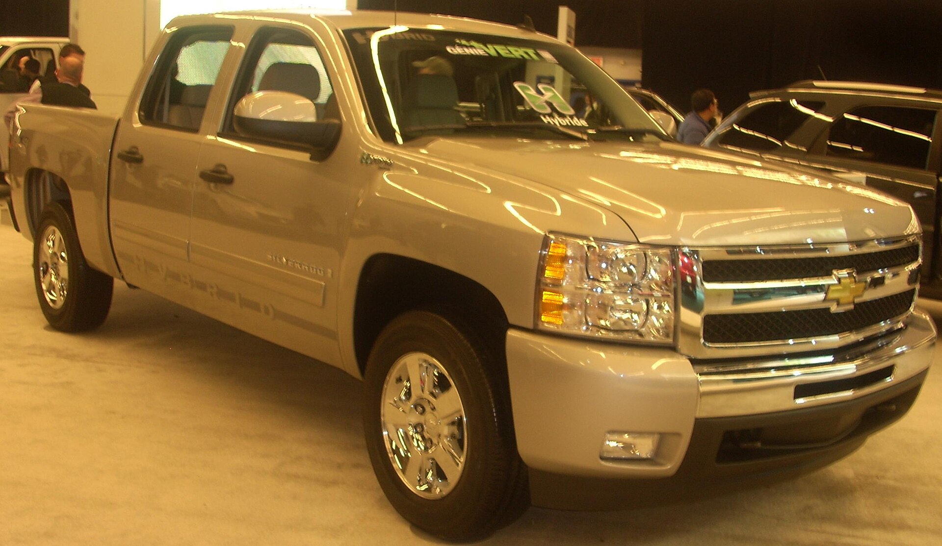 2009 Chevrolet Silverado Hybrid at the 2009 MIAS