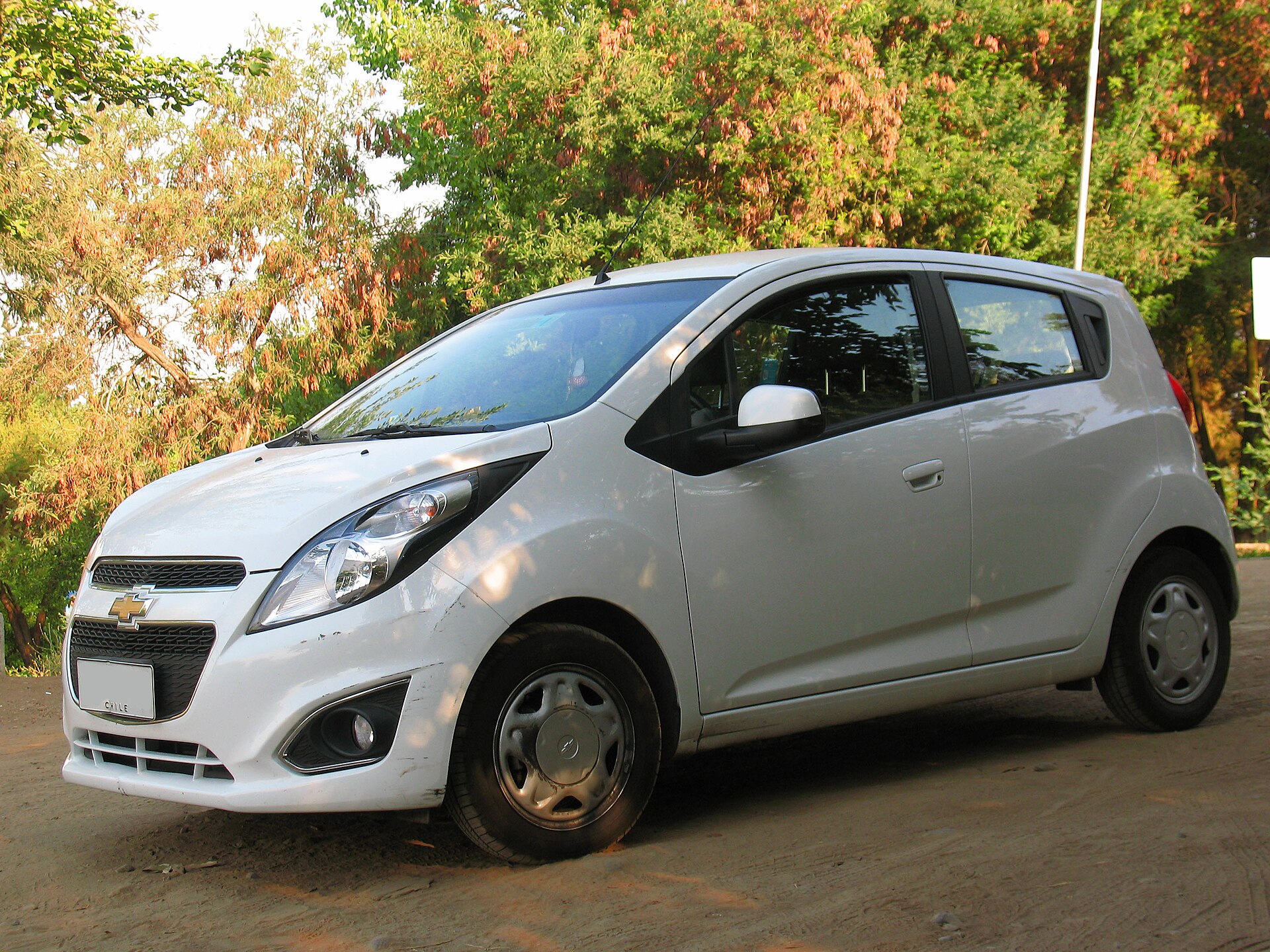 2014 Chevrolet Spark GT 1.2 LT, front three-quarter view