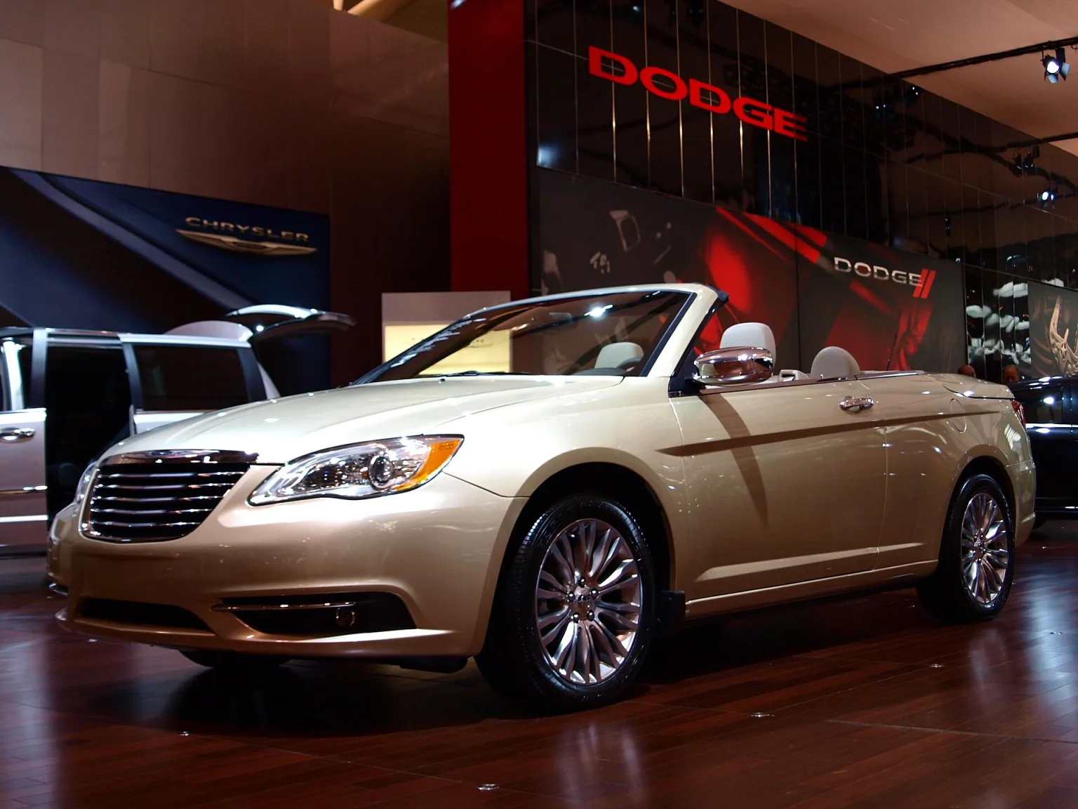 2011 Chrysler 200 Convertible at Canadian Auto Show