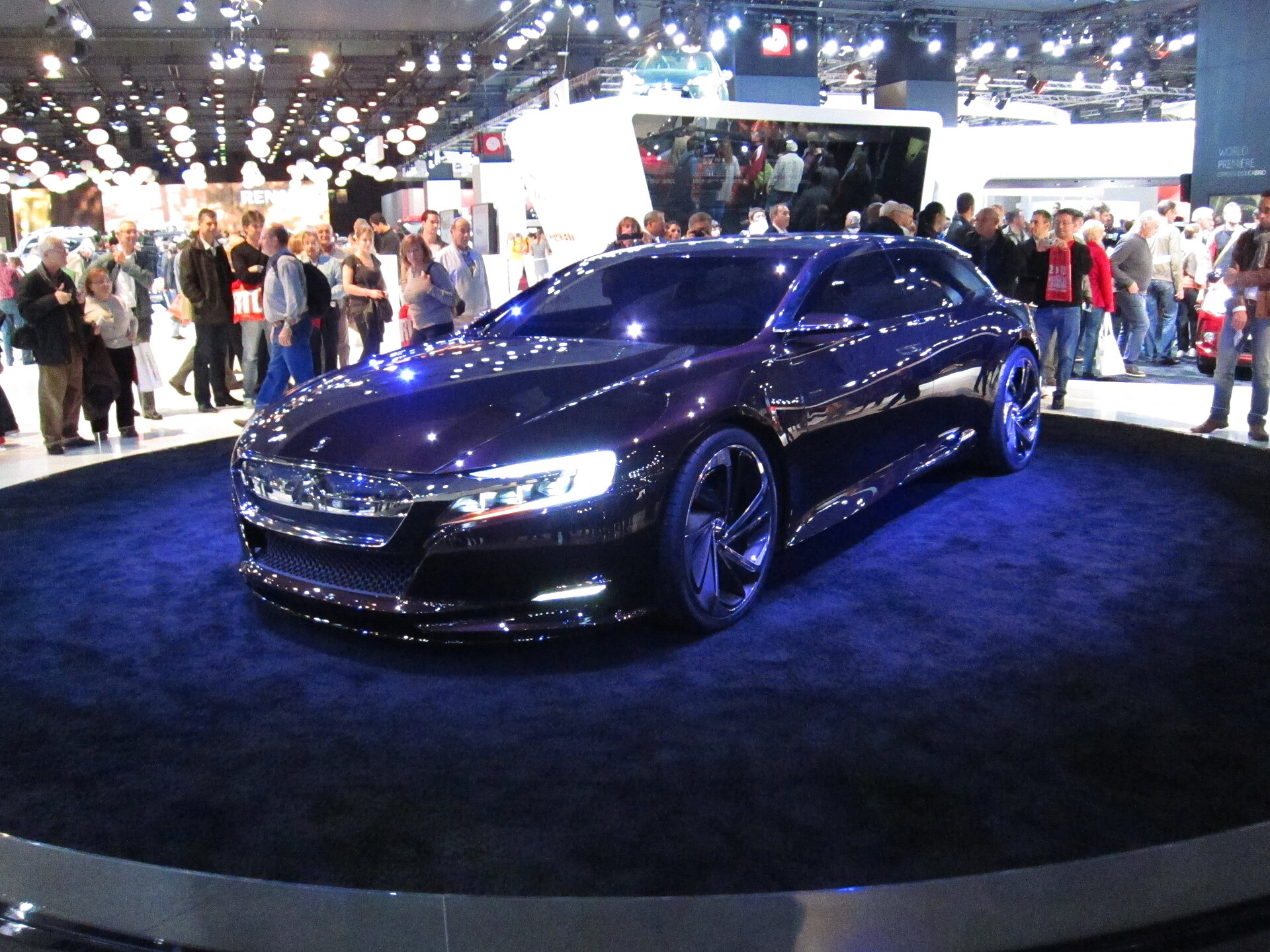 Citroën Numéro 9 Concept at an auto show, 2012