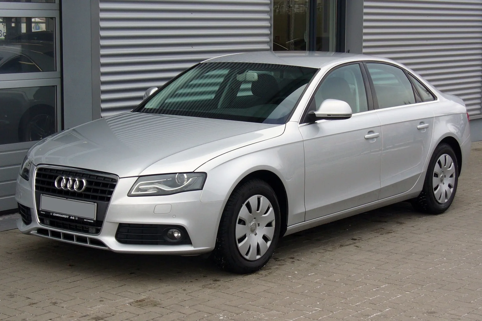 Audi A4 B8 Limousine in Eissilber, 2.0 TDI