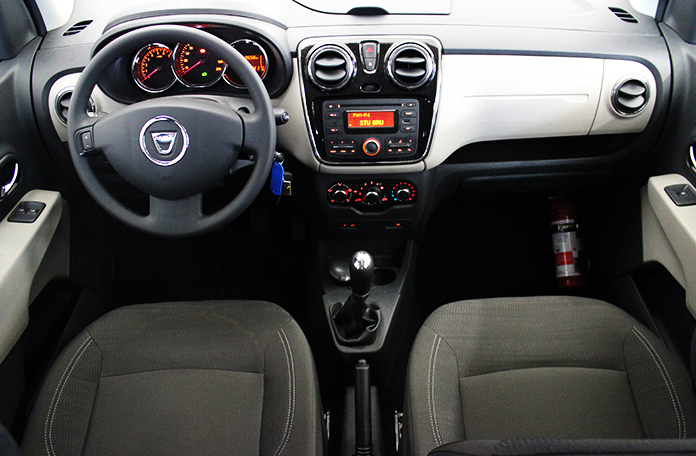 Dacia Lodgy interior (2013 model year)