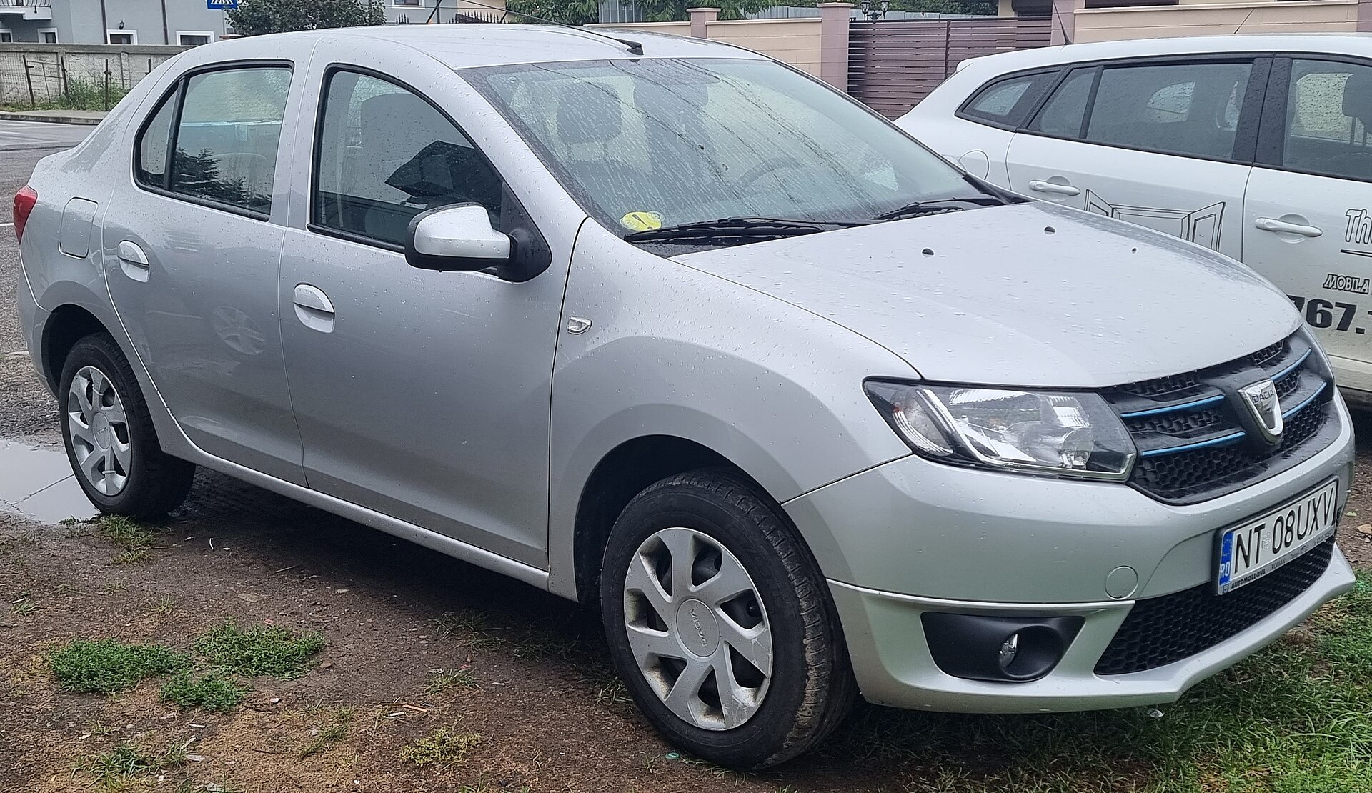Dacia Logan 2012–2017 (front)