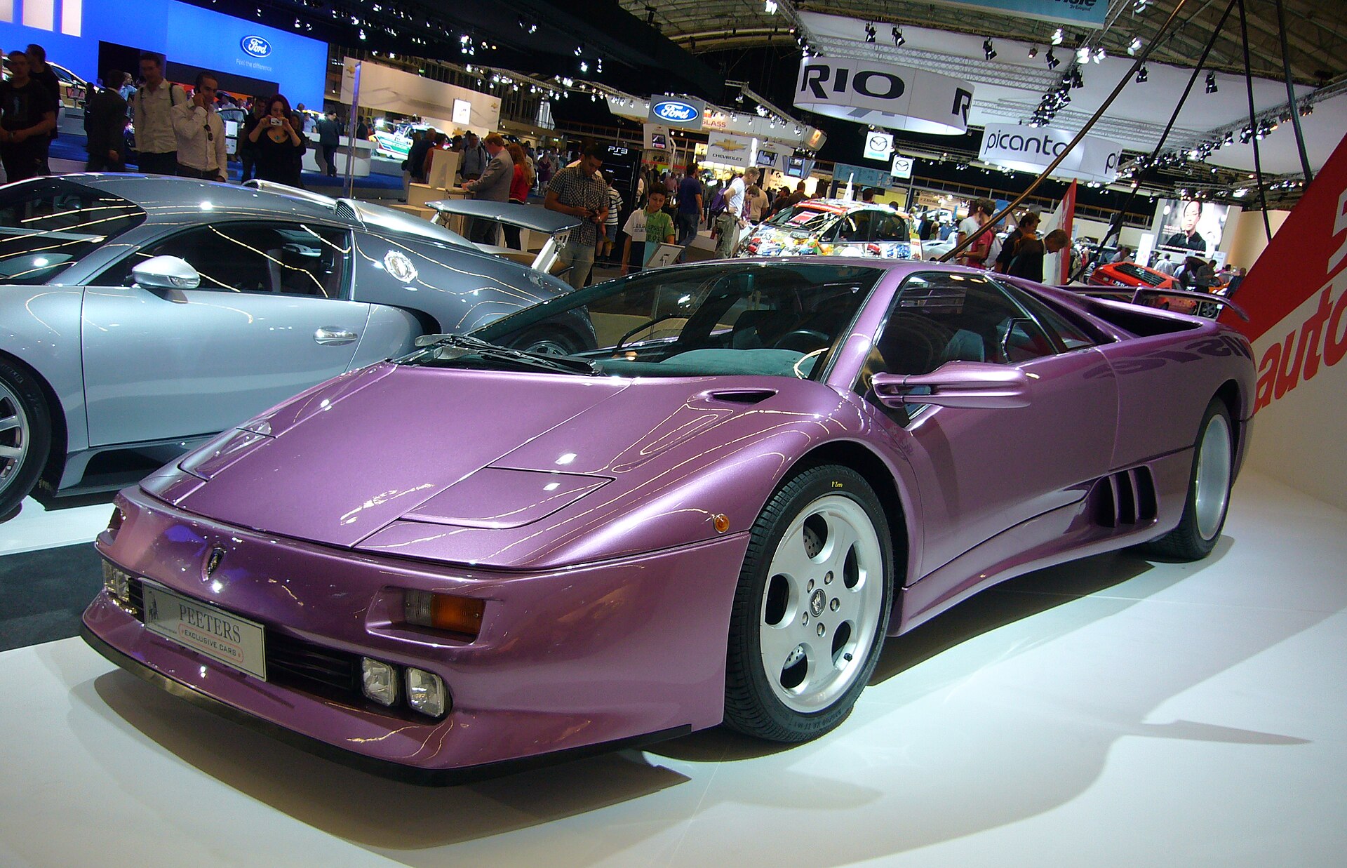 Lamborghini Diablo VT Roadster in blue, matching the article's description.