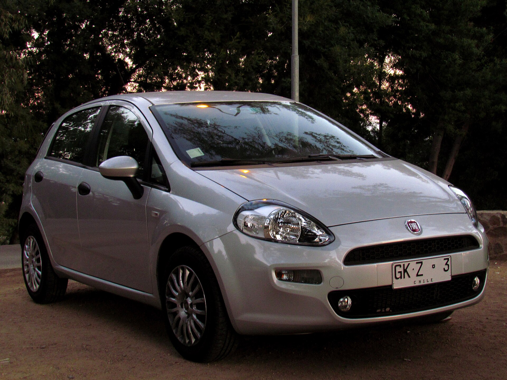 2014 Fiat Punto 1.4 Easy, matching the facelifted model year.