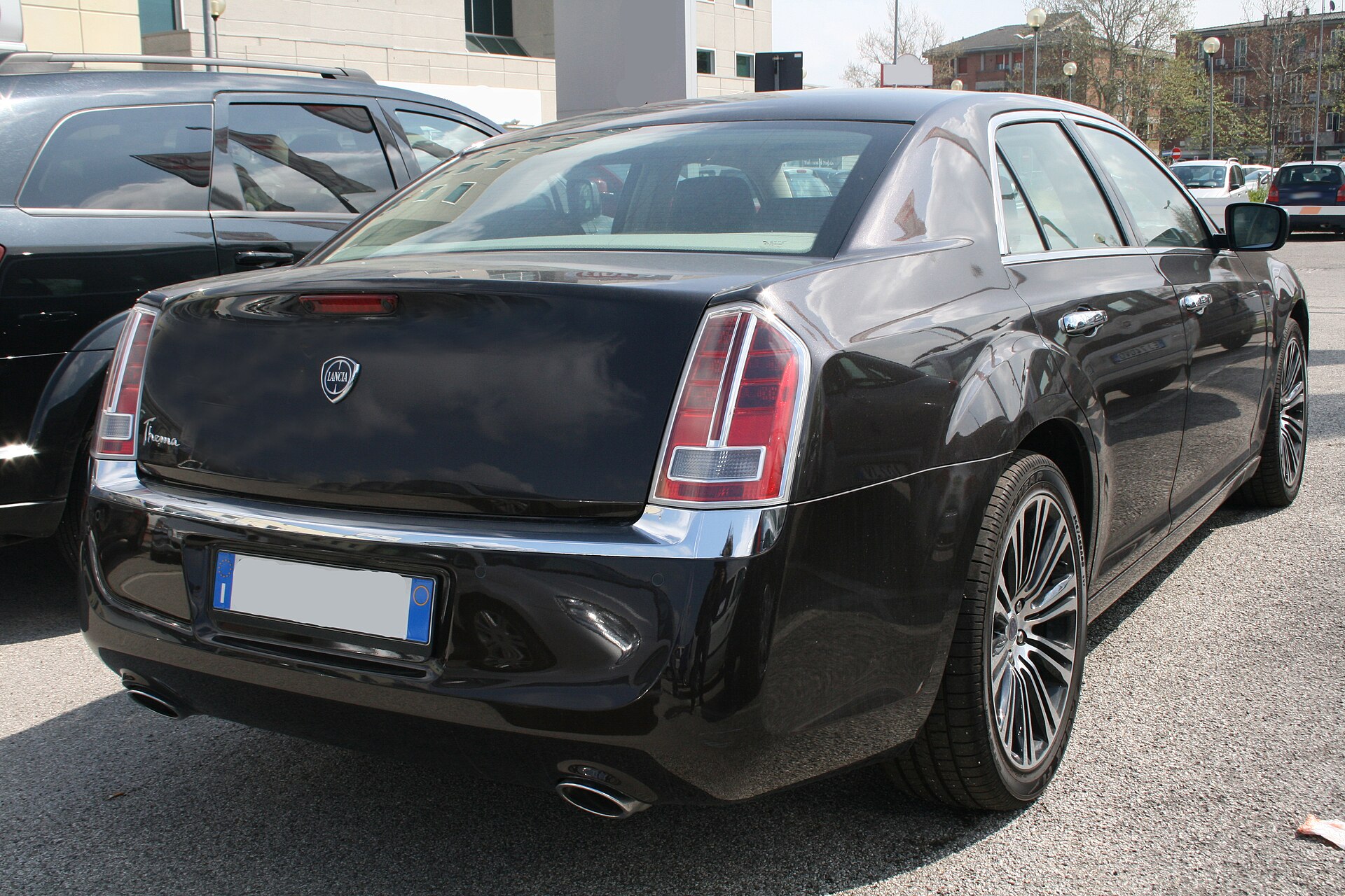 2011 Lancia Thema photographed in Italy