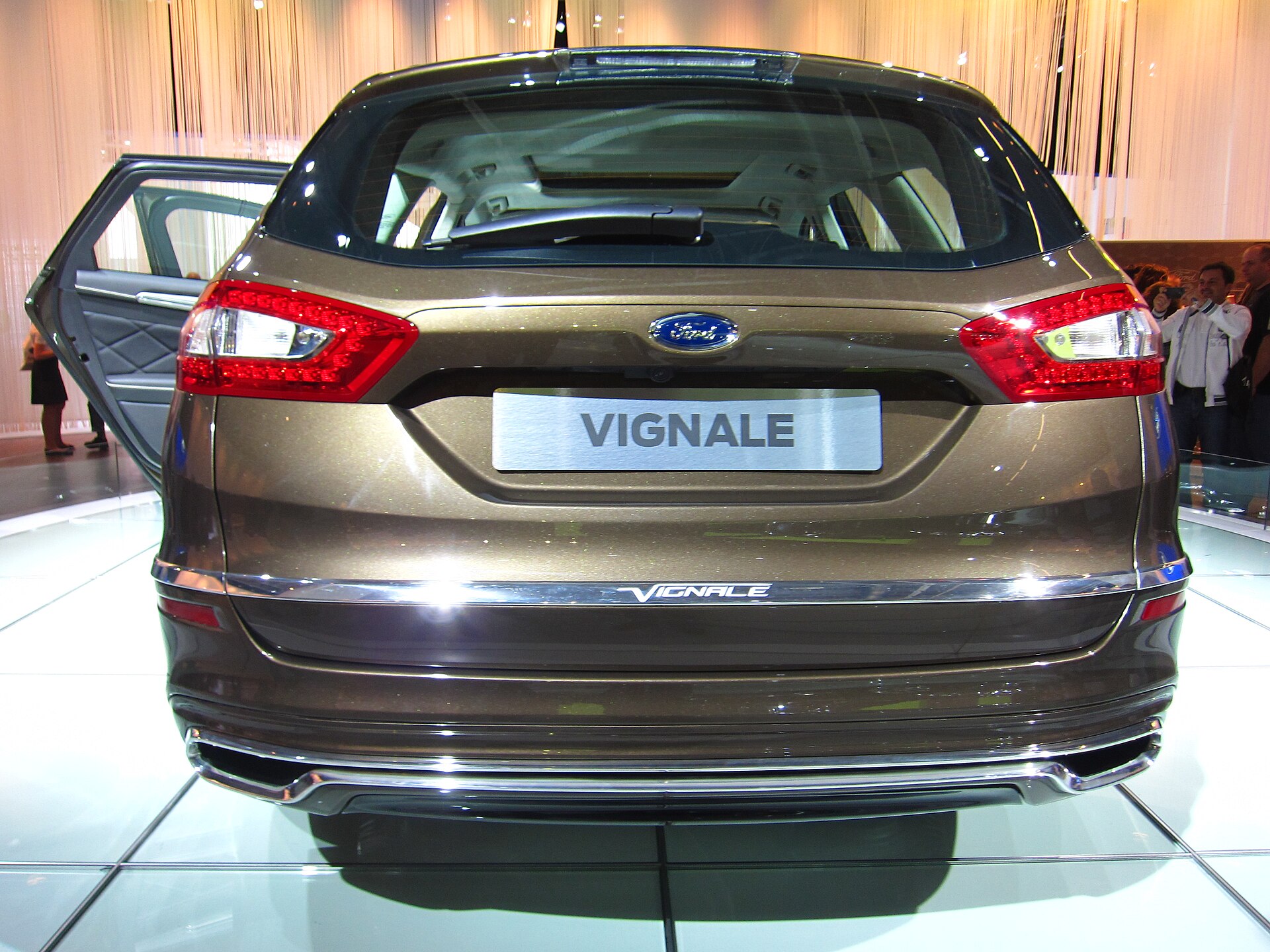 Ford Mondeo Wagon, likely the 2013 European model
