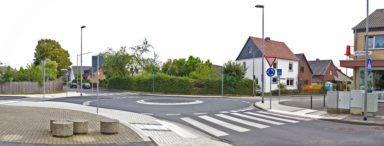 Miniature roundabout in Germany without a central island