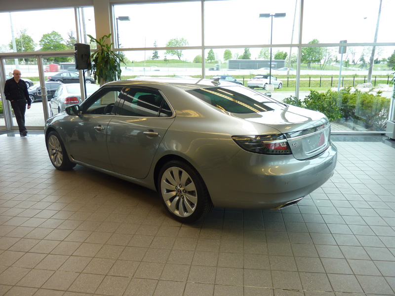 2010 Saab 9-5, one of the affected post-GM-sale Saab models.