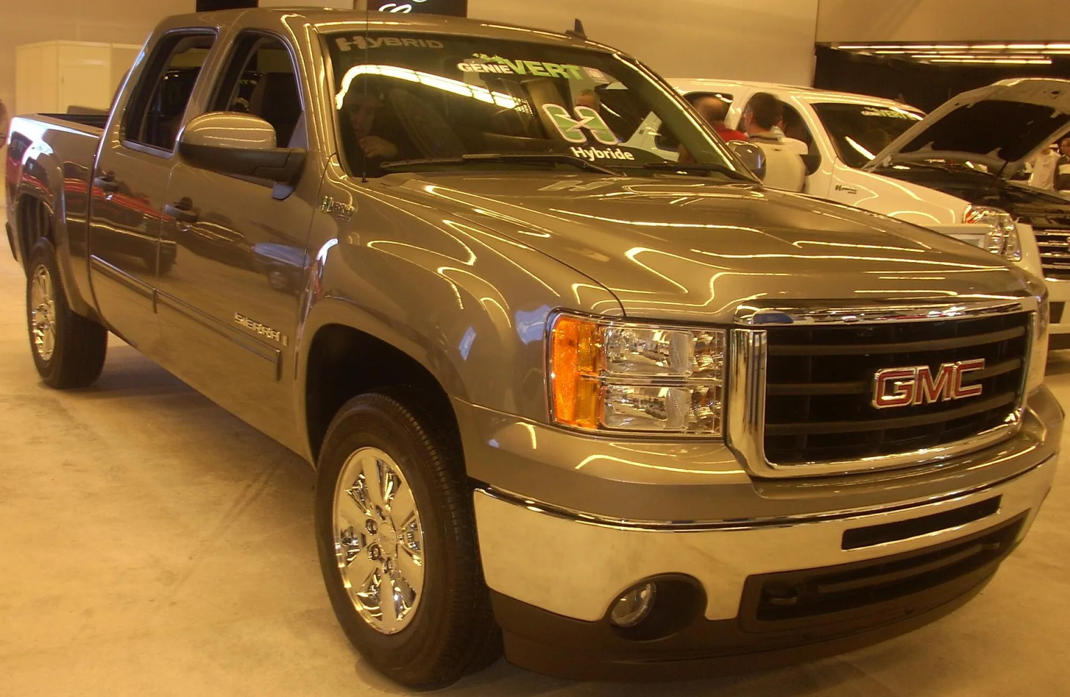 2009 GMC Sierra Hybrid at the 2009 Michigan International Auto Show