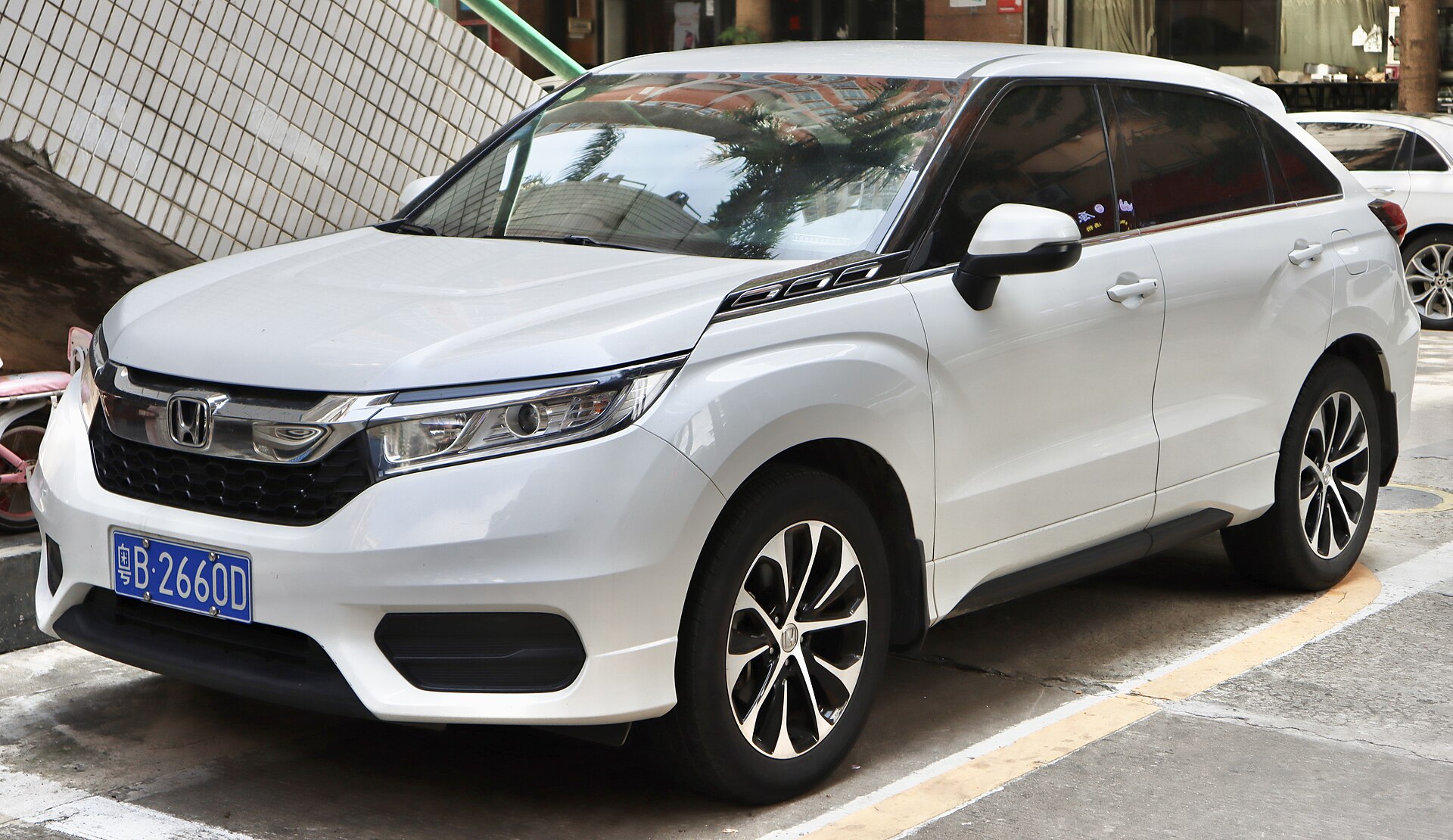 2016 GAC-Honda Avancier (front view)