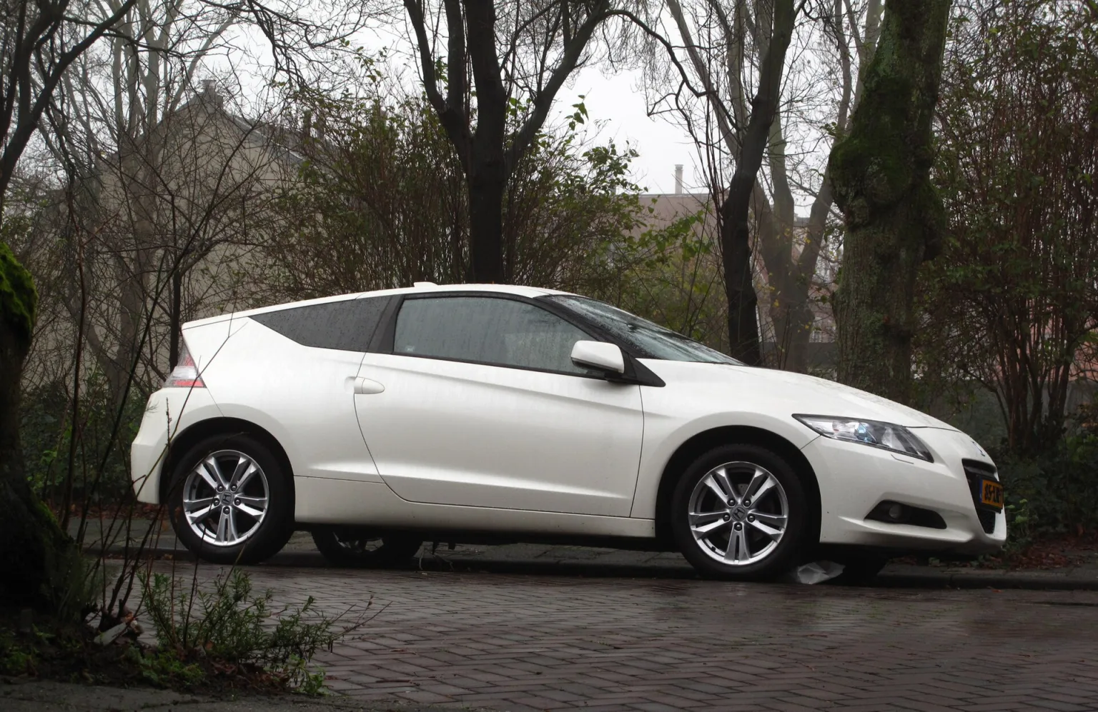 2012 Honda CR-Z 1.5 i-VTEC IMA, matching the model and year in the article.
