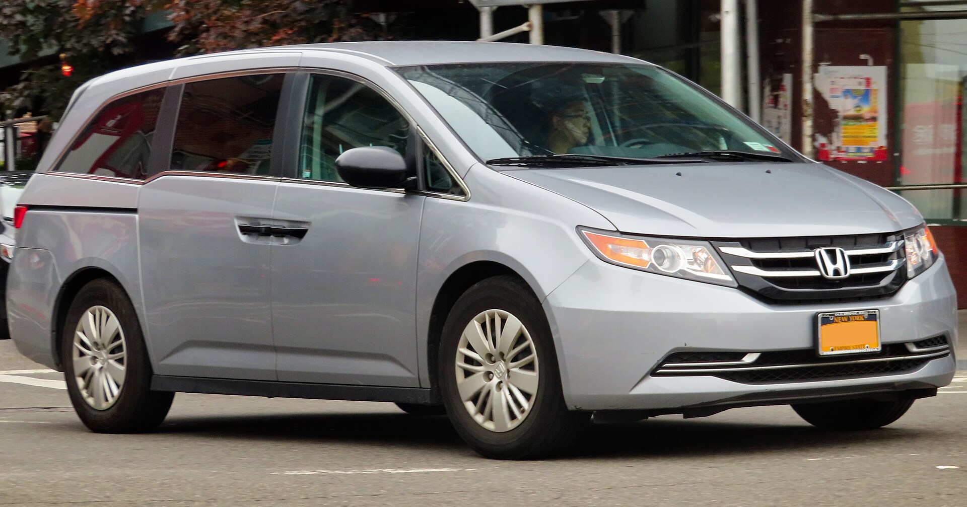 2016 Honda Odyssey LX 3.5L, front view