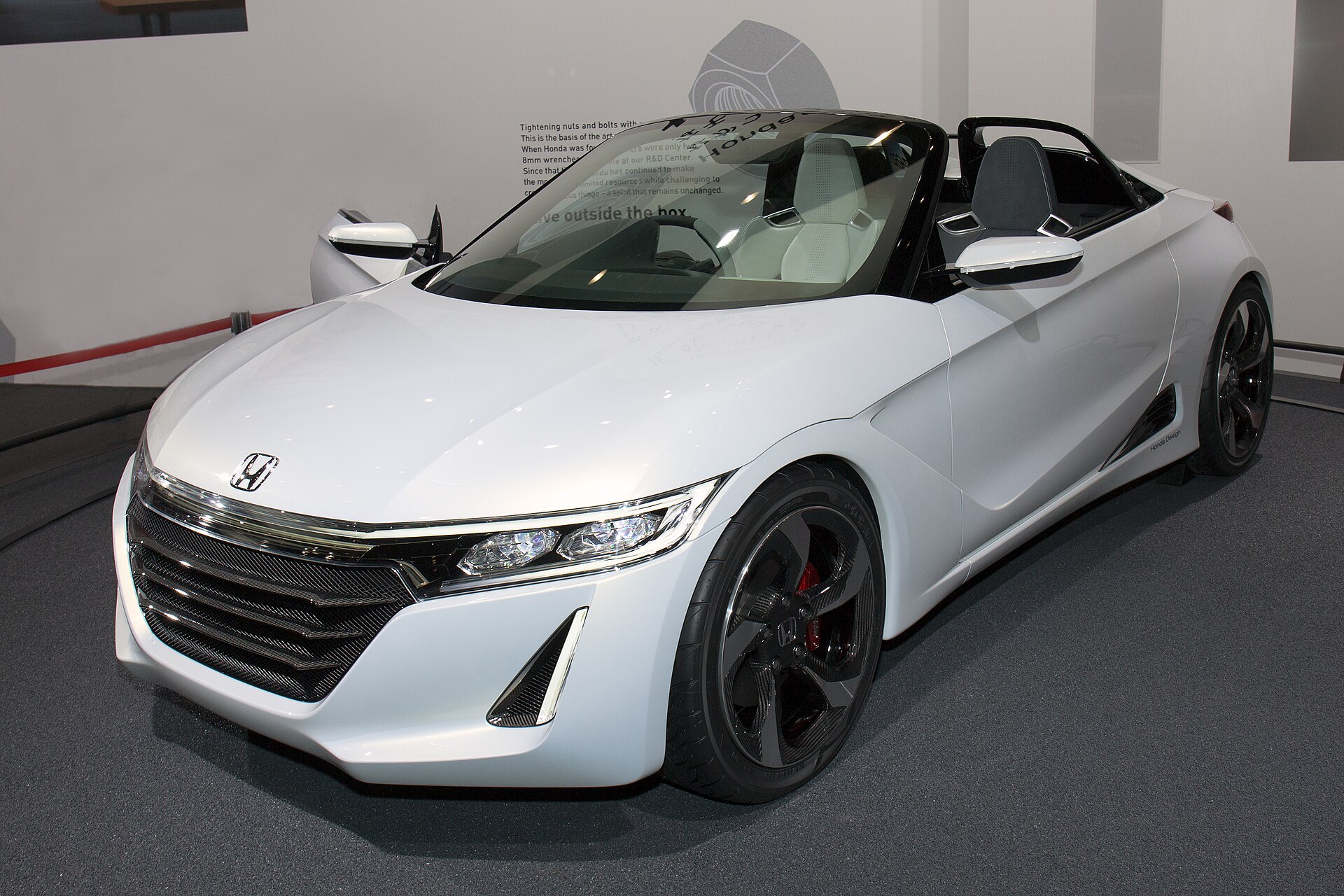 Honda S660 Concept at the 2013 Tokyo Motor Show, front-left view.