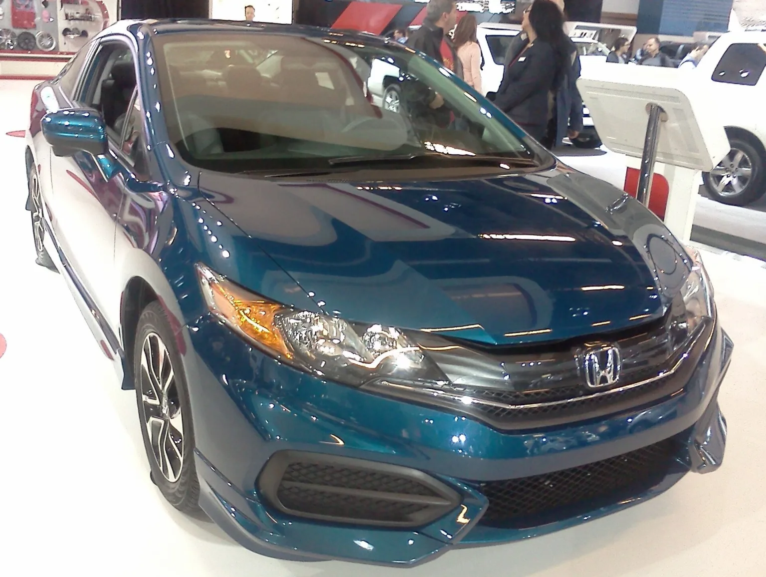 2014 Honda Civic Coupe at the 2014 Montreal International Auto Show