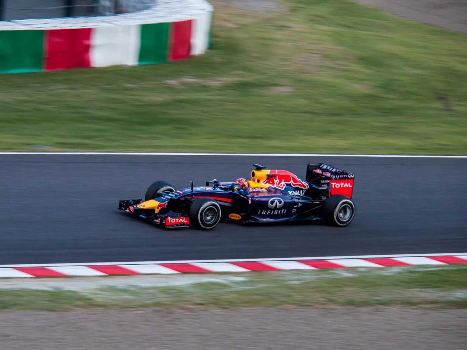 Sebastian Vettel driving the Red Bull RB10 in Japan, 2014.