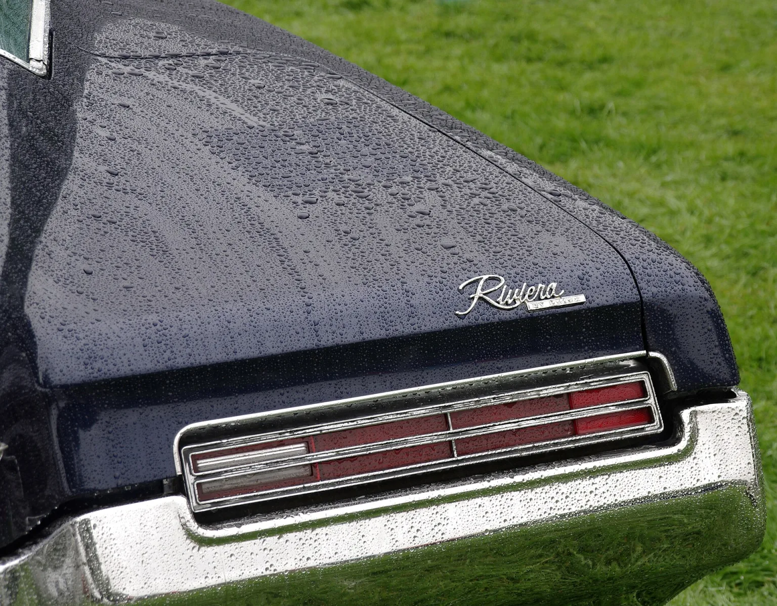 Buick Riviera, likely a 1964 model, at Nottingham Autokarna.