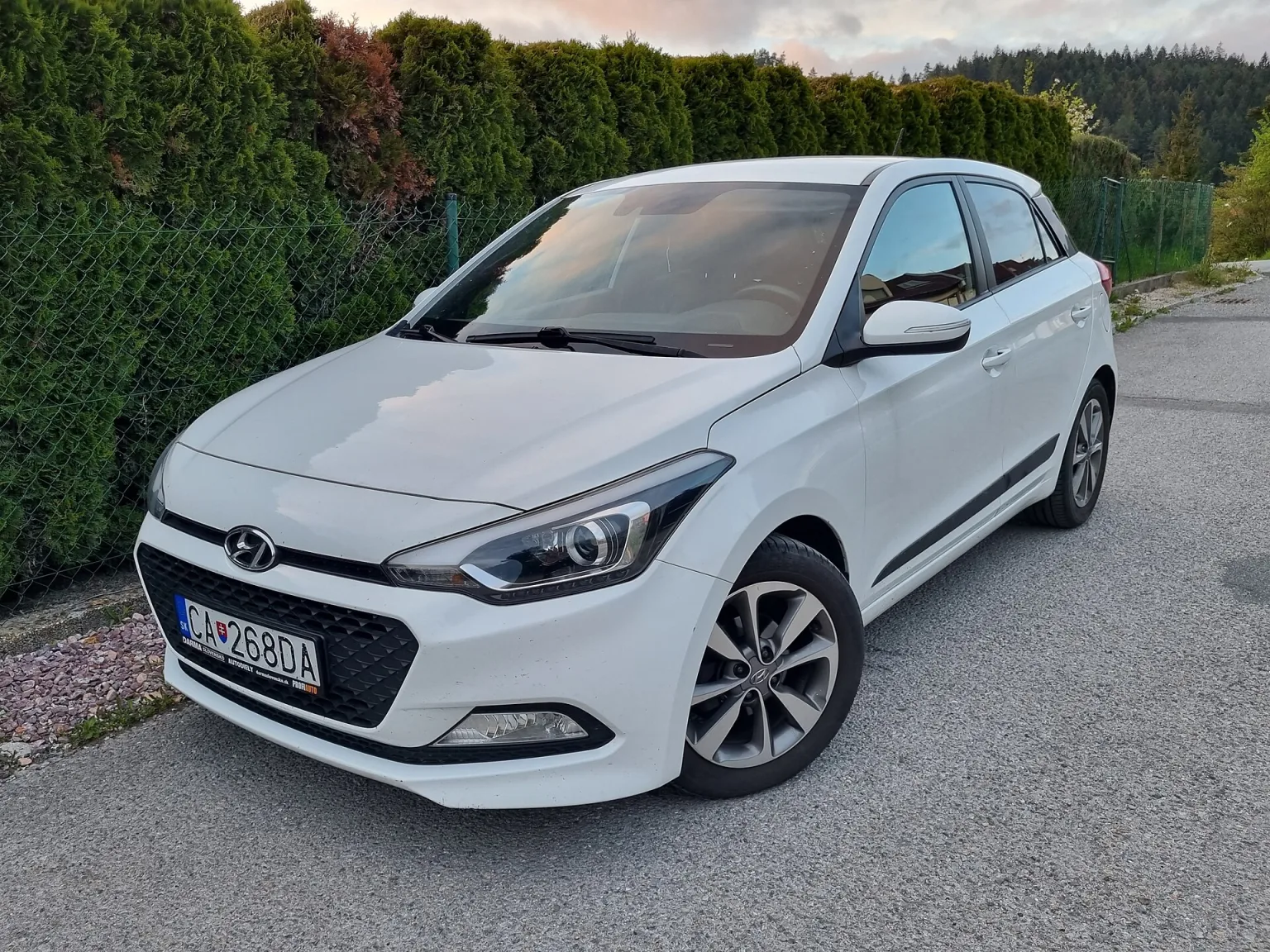 2014 Hyundai i20 (GB-IB) front view