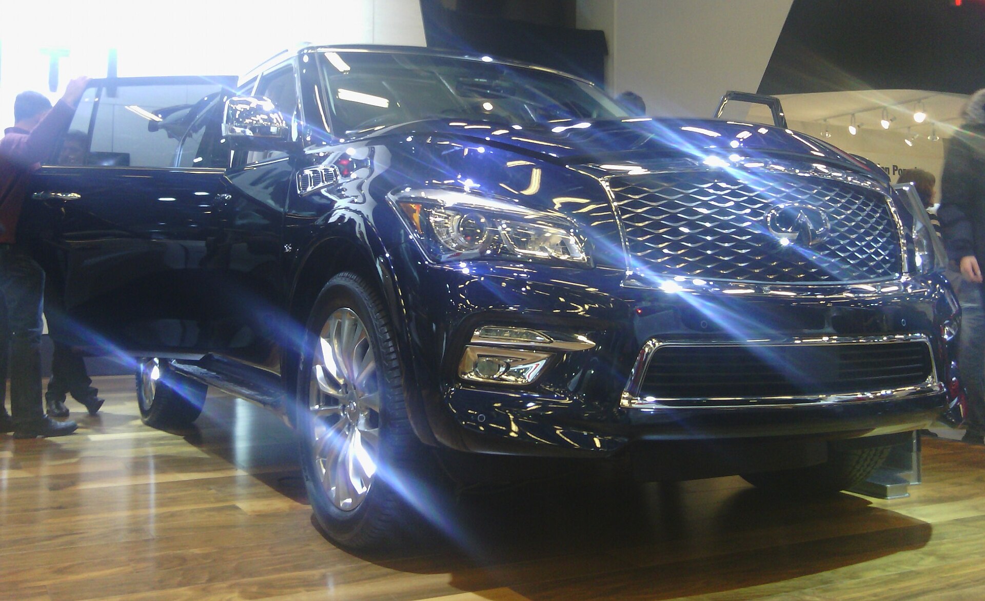 2015 Infiniti QX80 at the 2015 MIAS
